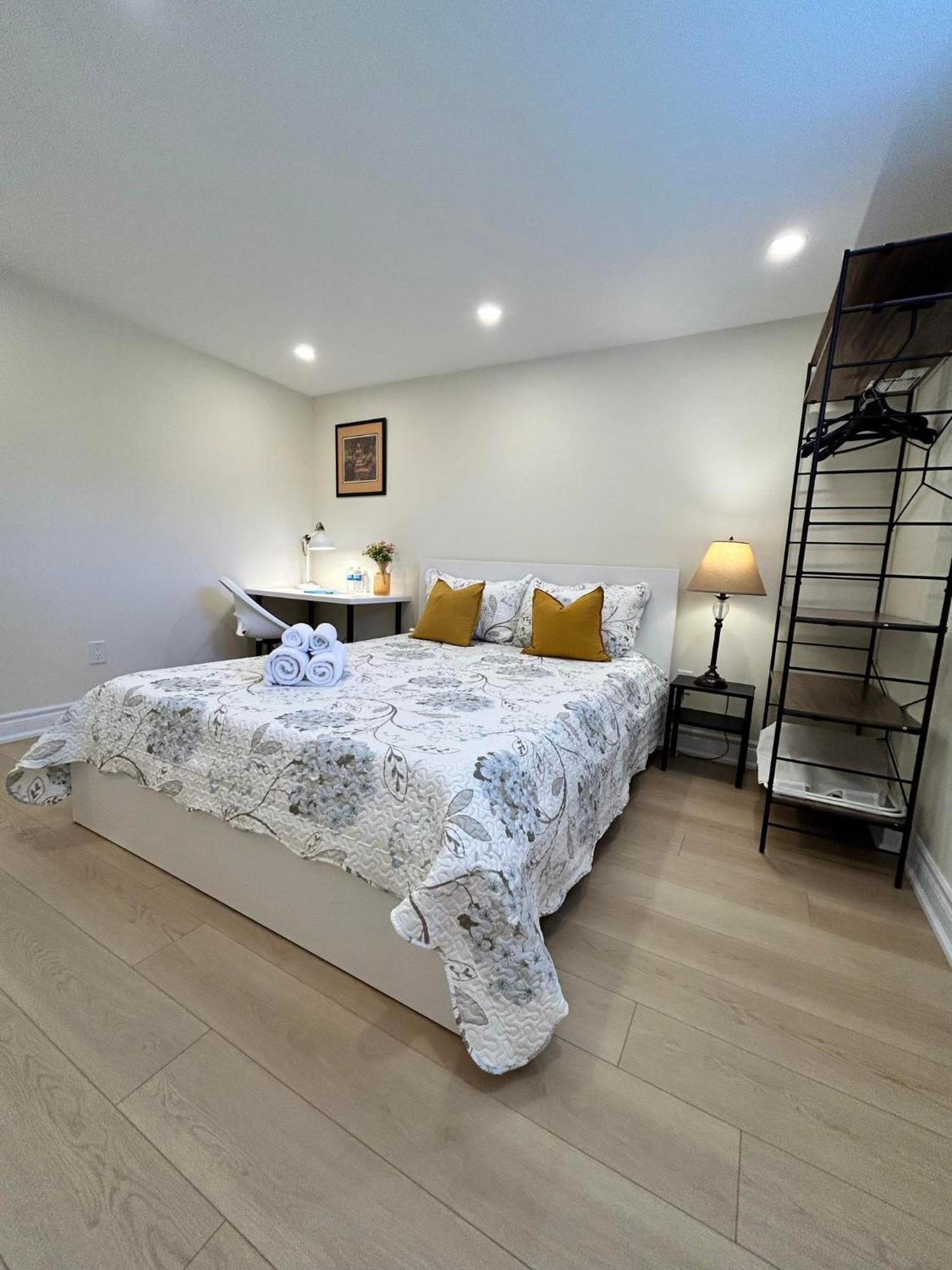 Brand New Lower Home With Exclusive Bathroom Τορόντο Εξωτερικό φωτογραφία